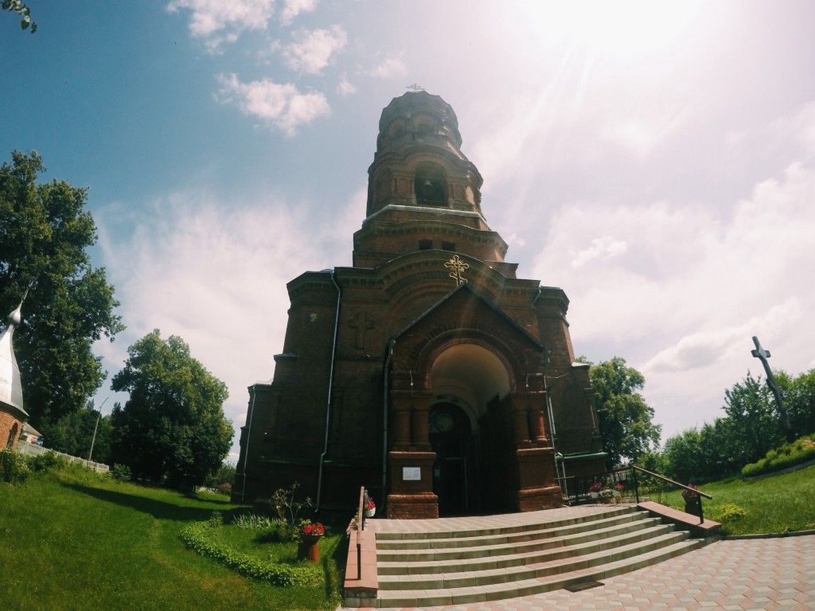 ЛЕГЕНДИ САДИБ: ВІД ТРОСТЯНЦЯ ДО КАЧАНІВКИ