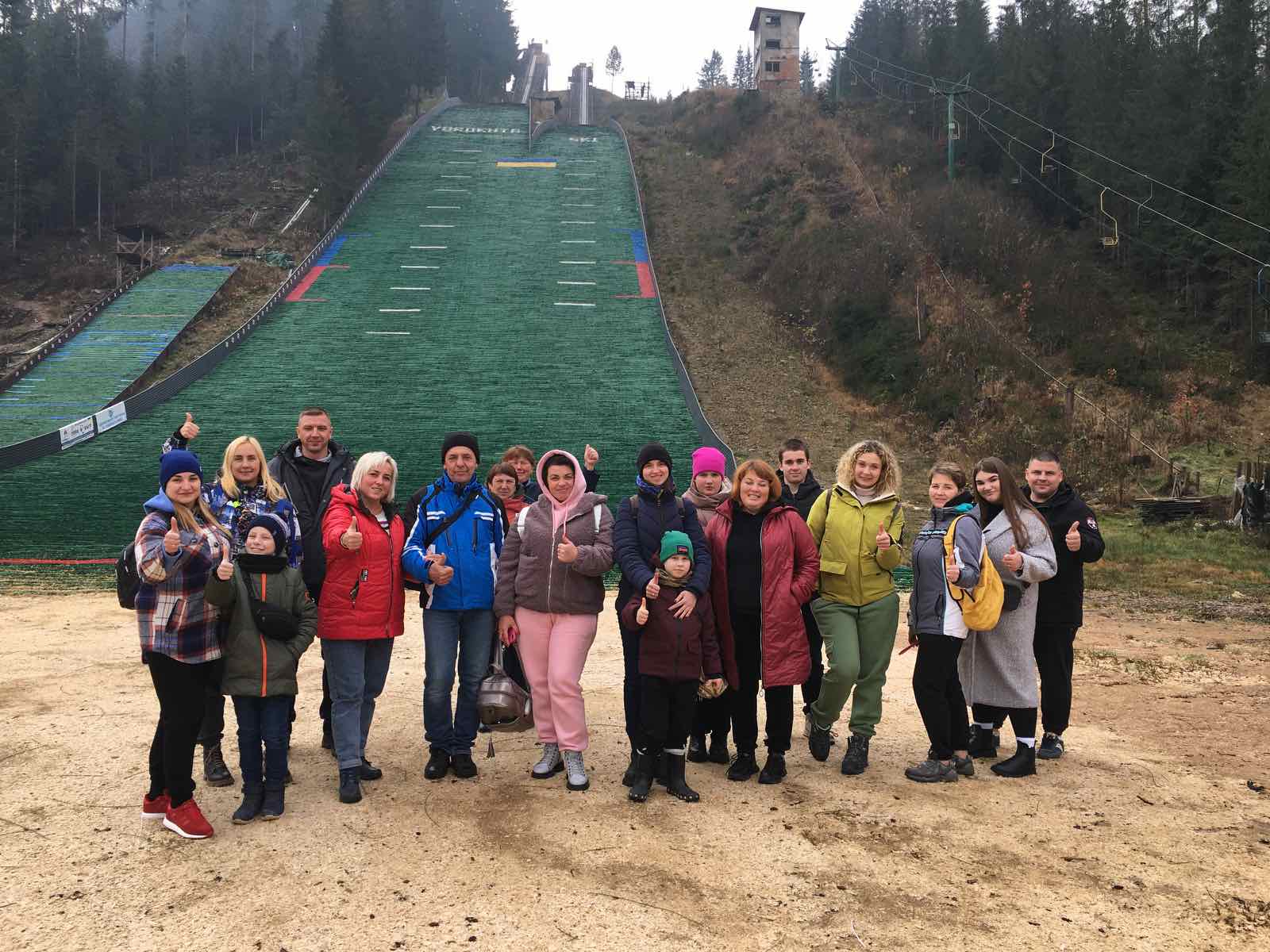 Наші туристи в осінньому турі в Карпатах «Де звучить трембіта», 09.11-13.11.2023р.