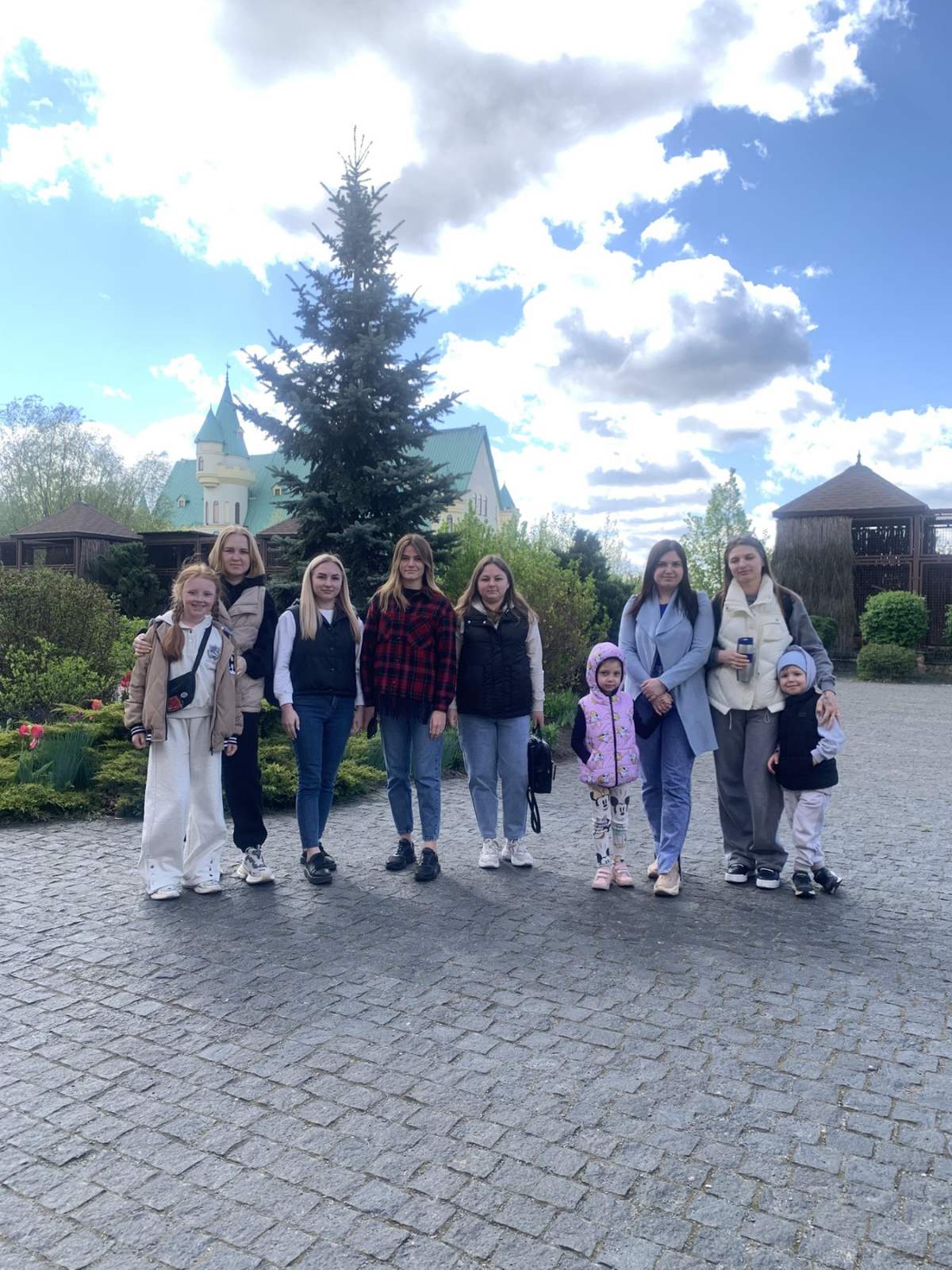 Відпочинок наших туристів у зоопарку «12 місяців», 26.04.2025р.
